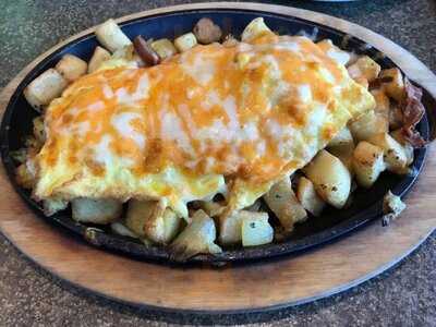 Broadway Bar & Grill Central