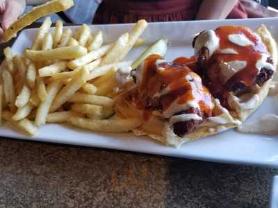 Broadway Bar & Grill Central