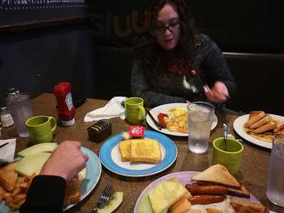 Broadway Bar & Grill Central