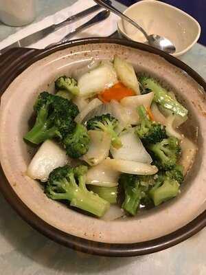 Red Apple Family Restaurant