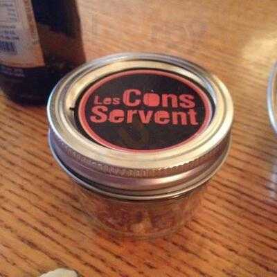 Les Cons Servent