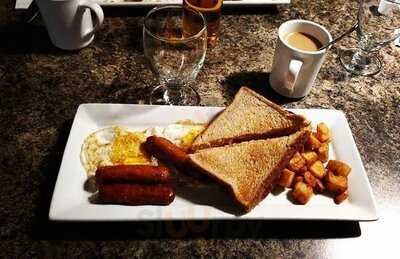 Quarry Restaurant + Lounge