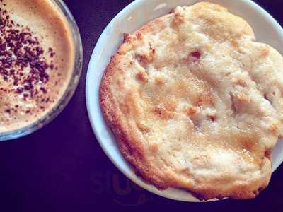 X-cues Cafe And Lounge