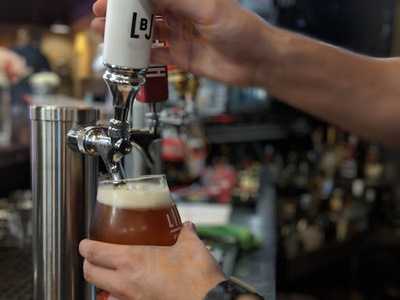 X-cues Cafe And Lounge