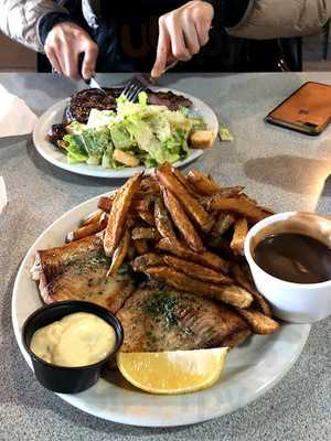 Hot Shots Pub & Grub