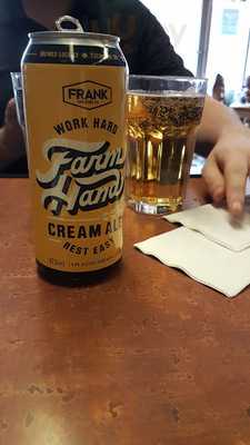 Merlis' Eatery & Beverage House