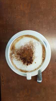 Merlis' Eatery & Beverage House