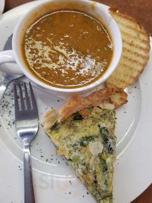 Merlis' Eatery & Beverage House