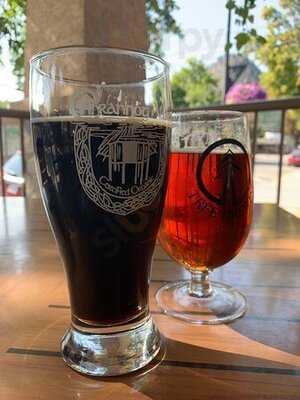 Clyde's Brew And Cue