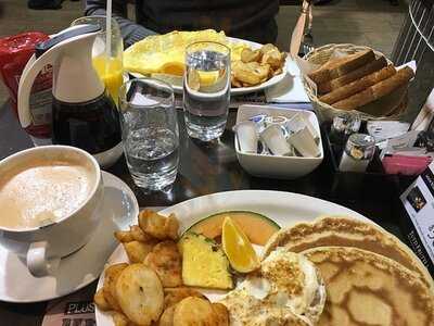 Tutti Frutti Dejeuner & Diner