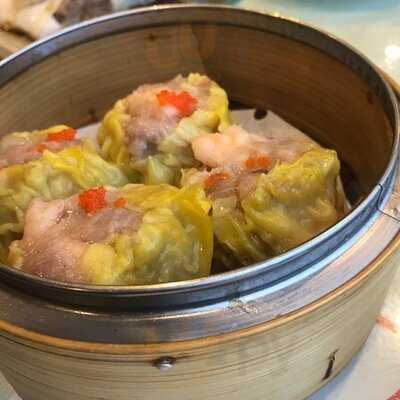 Wok N Roll Restaurant