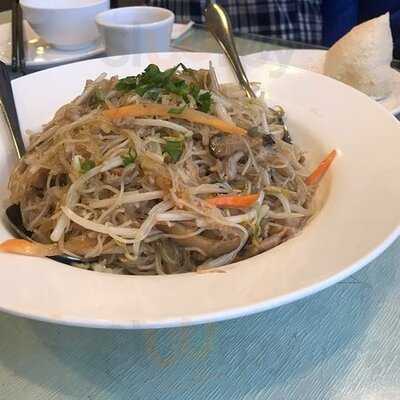 Wok N Roll Restaurant