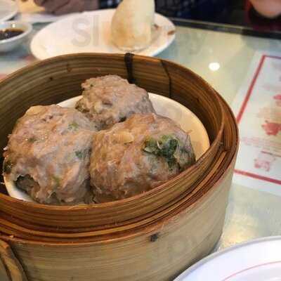 Wok N Roll Restaurant