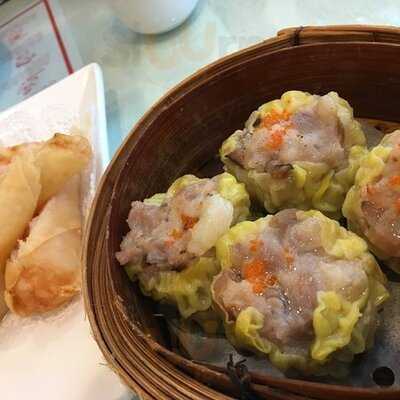 Wok N Roll Restaurant