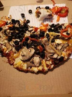 Tom's House Of Pizza