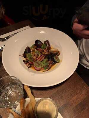 Lucille's Oyster Dive