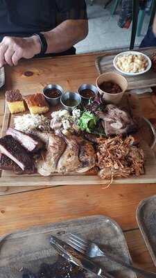 Hop N Hog Tap & Smokehouse