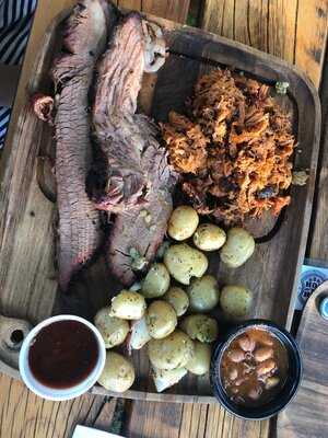 Hop N Hog Tap & Smokehouse