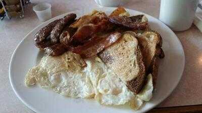 Old Caboose Pub & Grill