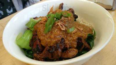 Golomein Noodle House