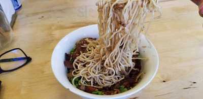 Golomein Noodle House