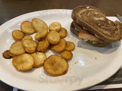 Tutti Frutti Breakfast & Lunch