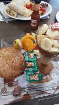 Tutti Frutti Breakfast & Lunch