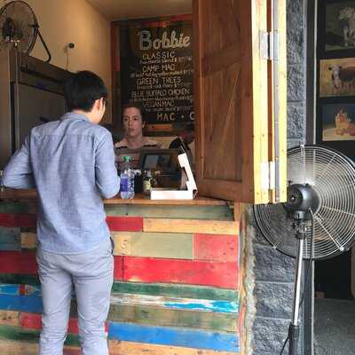 Bobbie Sue's Mac + Cheese