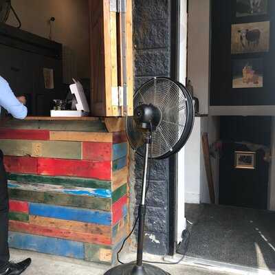 Bobbie Sue's Mac + Cheese