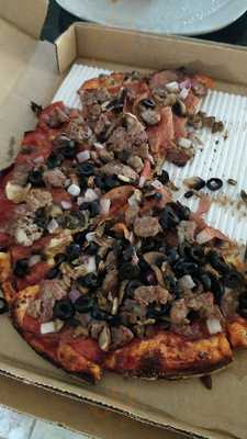 Tom's House Of Pizza