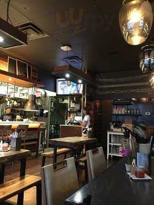 Oohmami Pares House & Noodle Bar