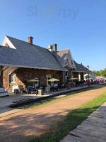 Island Stone Pub - Kensington Station