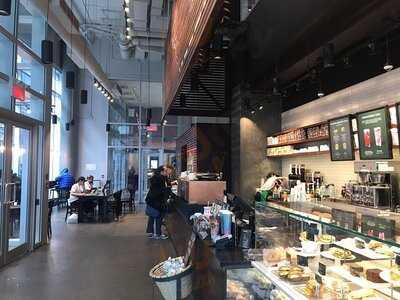 Starbucks Mcgill & Notre-dame