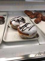 Howard's Bakery And Deli