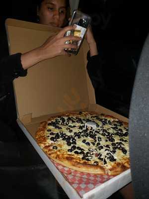 A Hollywood Pizza & Donair