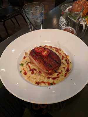 Bull & Finch Pub Restaurant