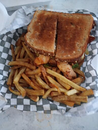 Mount Royal Restaurant & Tavern