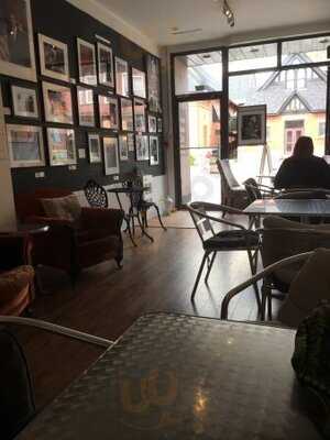 Carisse Studio Cafe & Photography Gallery