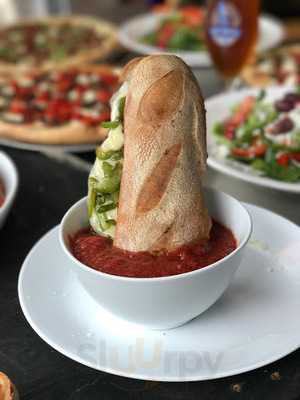 Classico Louie's Pizzeria