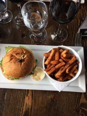 L'gros Luxe Mile End