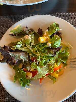 Clam Diggers Beach House & Restaurant