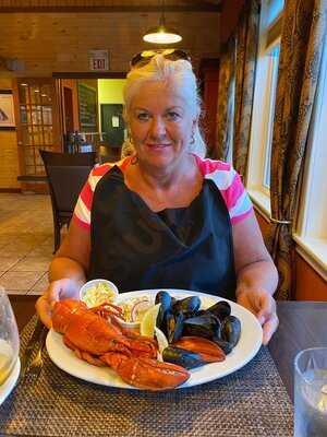 Clam Diggers Beach House & Restaurant