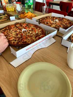 Checkers Pizza