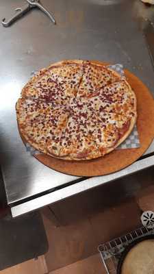 Checkers Pizza