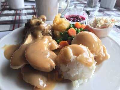 Sherbrooke Village Inn