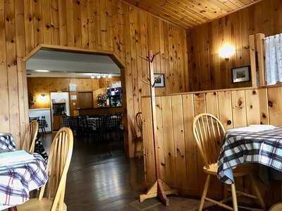 Sherbrooke Village Inn