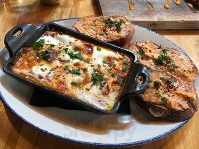 Gusto Lungo Trattoria