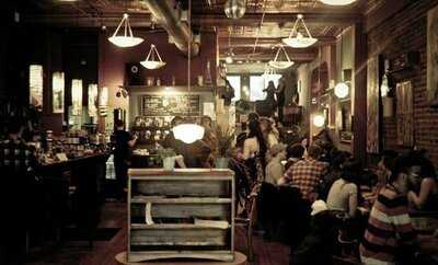 Le Placard - Cafe Bistro