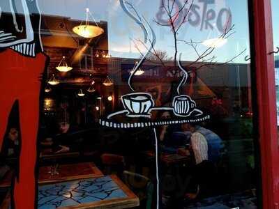 Le Placard - Cafe Bistro