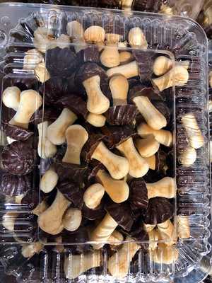 Cracovia European Deli And Food Market